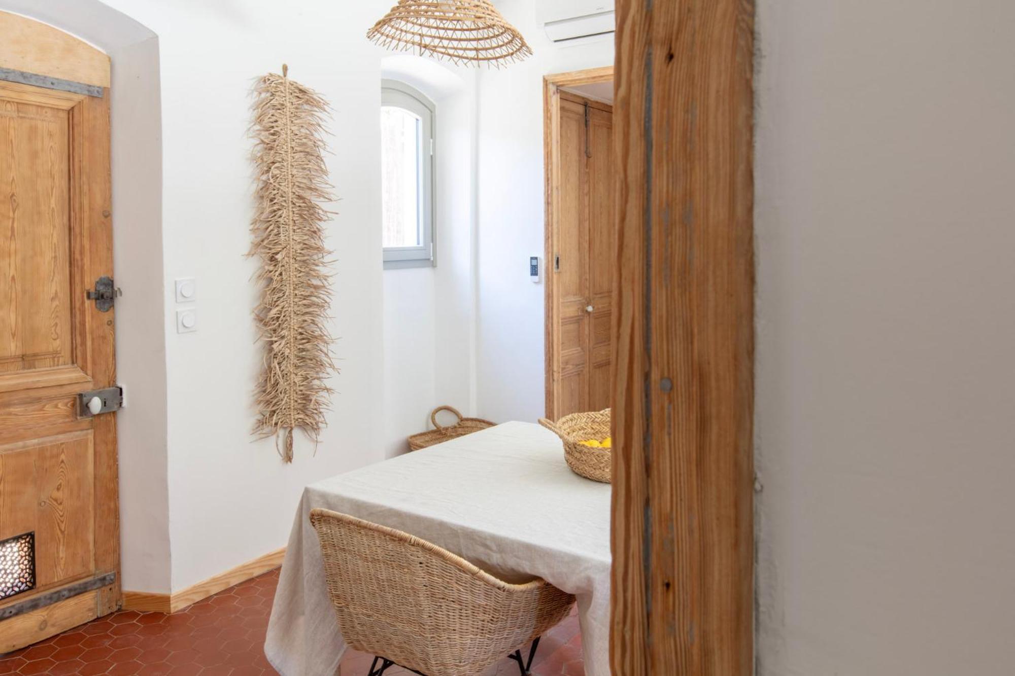 La Batisse En Blanc Hotel Golfe-Juan Room photo