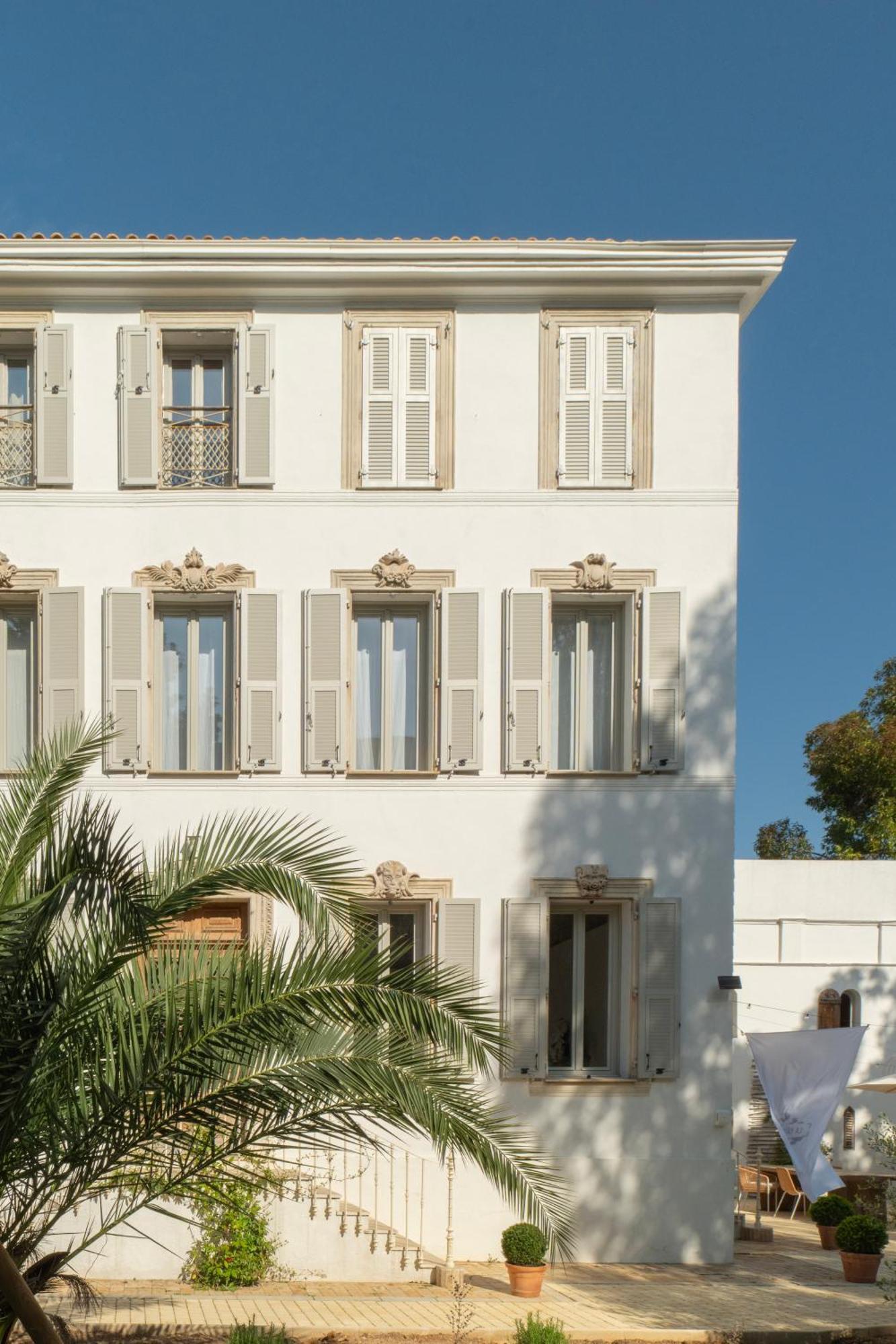 La Batisse En Blanc Hotel Golfe-Juan Exterior photo